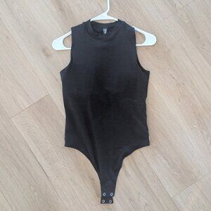 Vuori Halo Mock Bodysuit - Size small